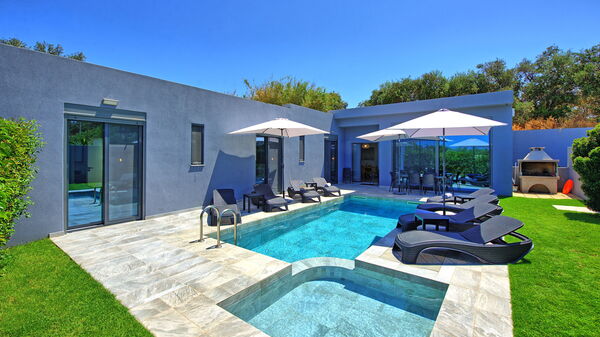 Villa Zaneti: Buitenkanten, Buitenshuis, Tuin, Zomer, zwembad