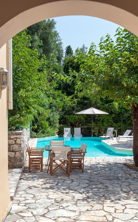 Villa Moyria: Balkon / terras / patio