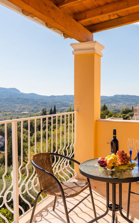 Villa Dinos: Balkon / terras / patio