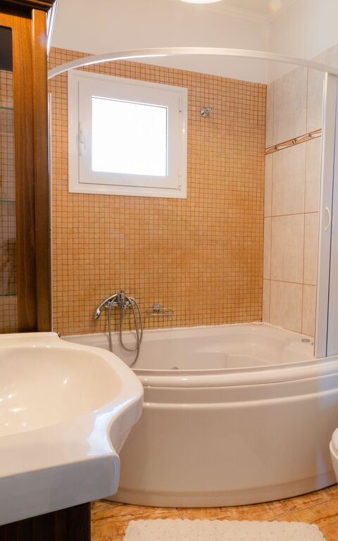 Villa Dinos: Badkamer
