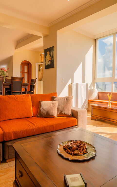 Villa Dinos: Woonkamer