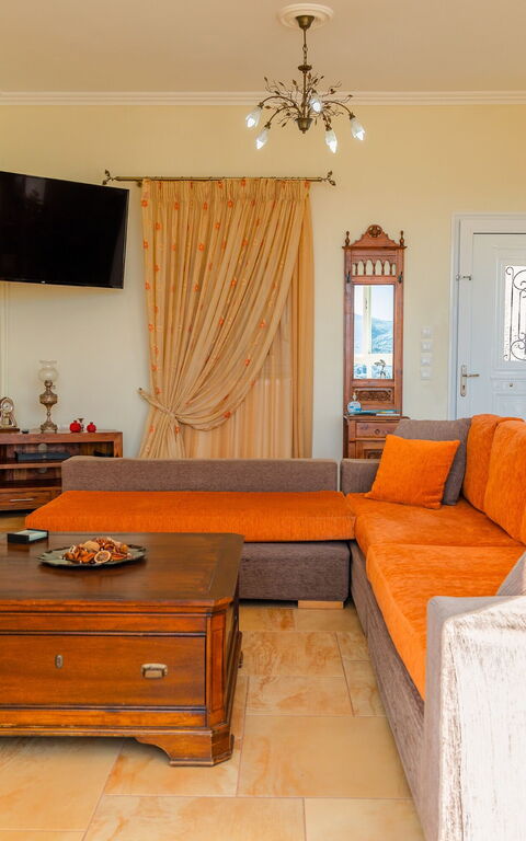 Villa Dinos: Woonkamer