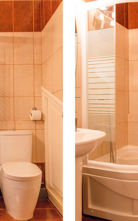 Villa Dinos: Badkamer