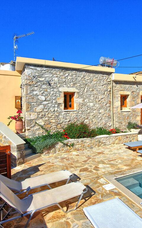 Villa Vicilla: Buitenkanten, Buitenshuis, zwembad