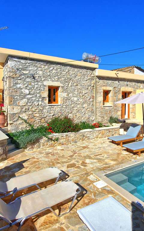 Villa Vicilla: Buitenkanten, Buitenshuis, zwembad