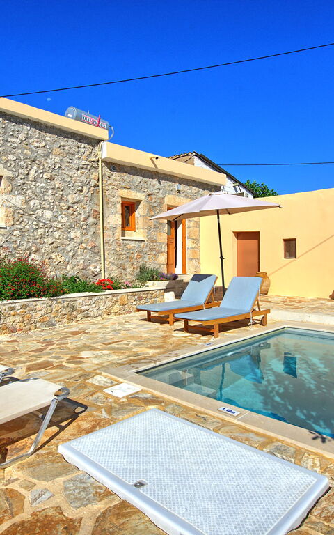 Villa Vicilla: Buitenkanten, Buitenshuis, zwembad