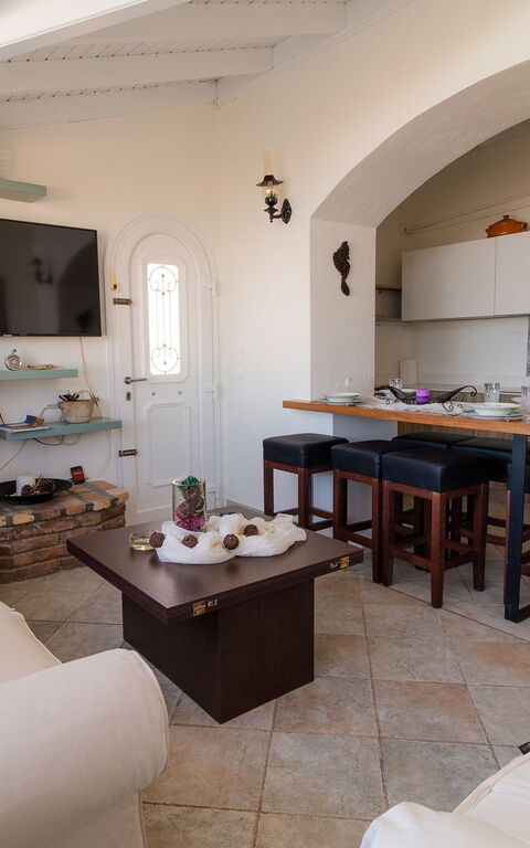Beach Villa Athanasia: Keuken, Lunchroom, Woonkamer