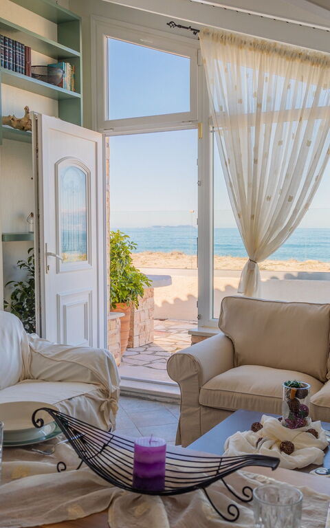 Beach Villa Athanasia: Woonkamer