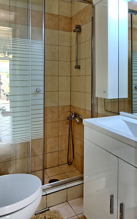 Beach Villa Athanasia: Badkamer