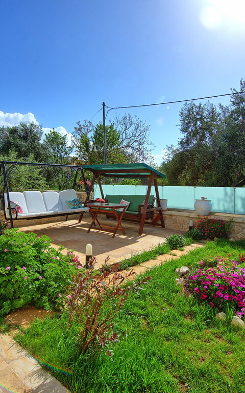 Villa Elaia: Buitenshuis, Tuin