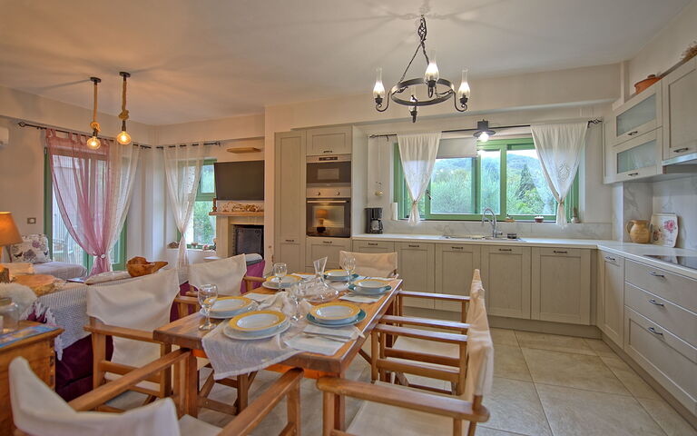 Villa Elaia: Keuken, Lunchroom