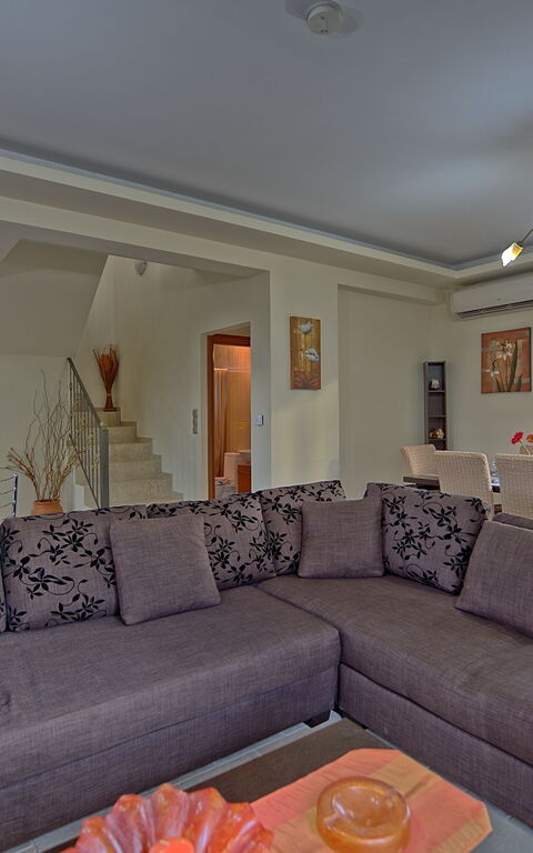 Villa Koules: Keuken, Lunchroom, Woonkamer