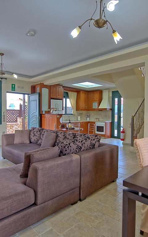 Villa Koules: Woonkamer