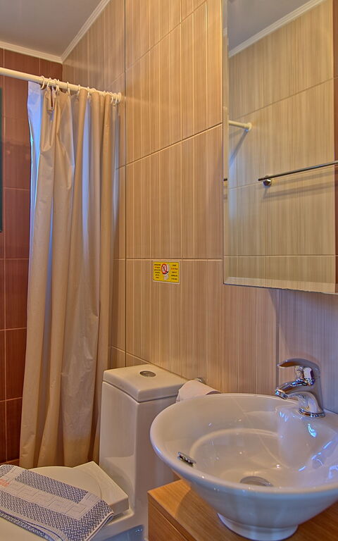 Villa Koules: Badkamer