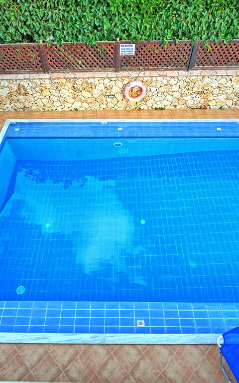 Villa Koules: Buitenshuis, zwembad