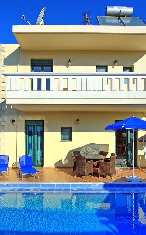 Villa Koules: Balkon / terras / patio, Buitenshuis, Zomer, zwembad