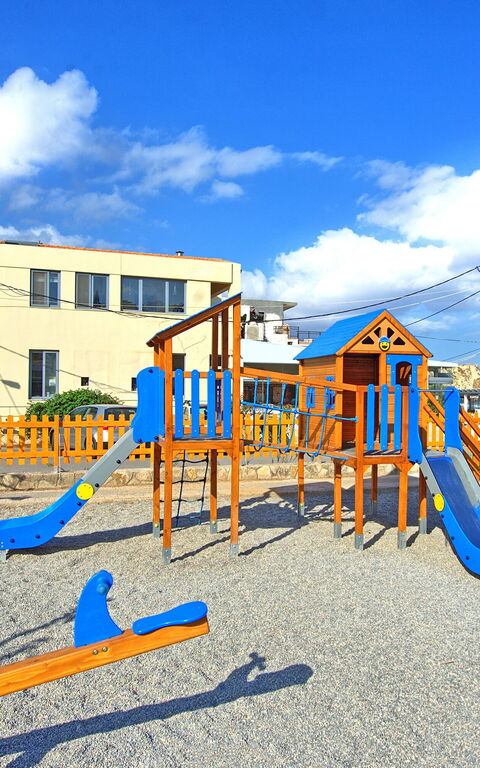 Houses By The Sea: Buitenshuis