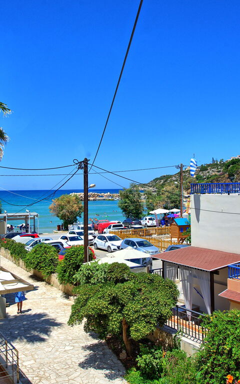 Houses By The Sea: Buitenshuis