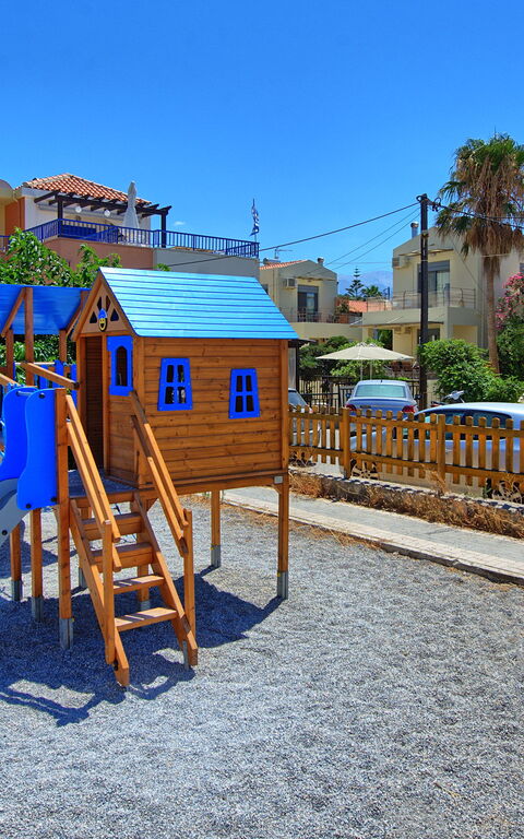 Houses By The Sea: Buitenshuis