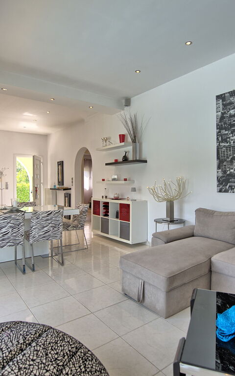 Beach Villa Christina: Lunchroom, Woonkamer