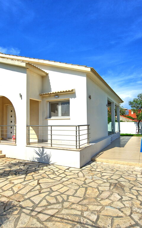 Beach Villa Christina: Buitenkanten, Zomer, zwembad