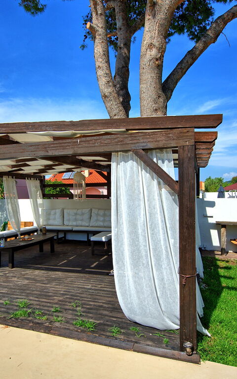 Beach Villa Christina: Buitenshuis, Tuin