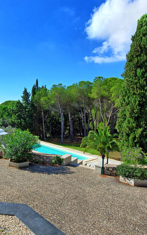 Nerodavola: Buitenshuis, Tuin