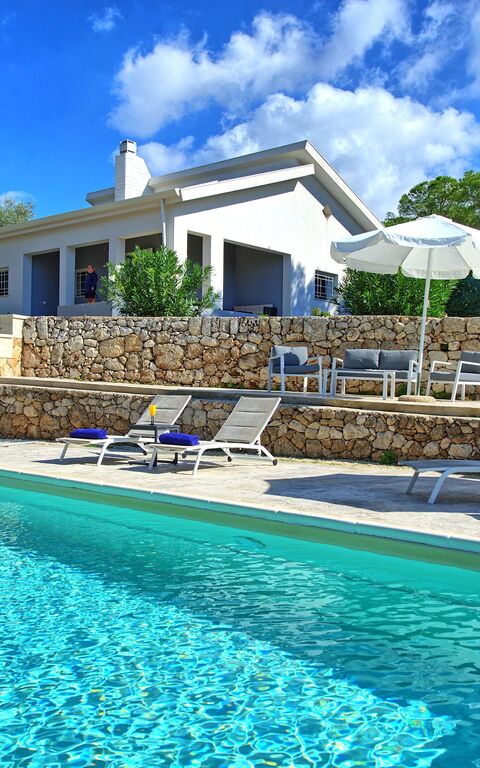 Nerodavola: Buitenshuis, Zomer, zwembad