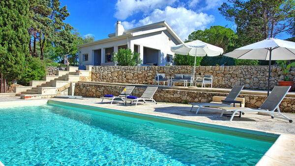 Nerodavola: Buitenshuis, Zomer, zwembad