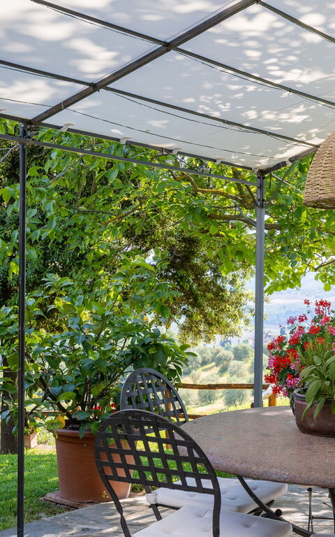 San Guido: Buitenshuis, Tuin