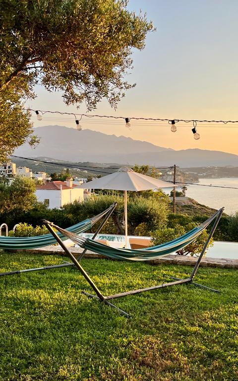 Villa Bluewhite: Buitenshuis, Keer bekeken, Tuin