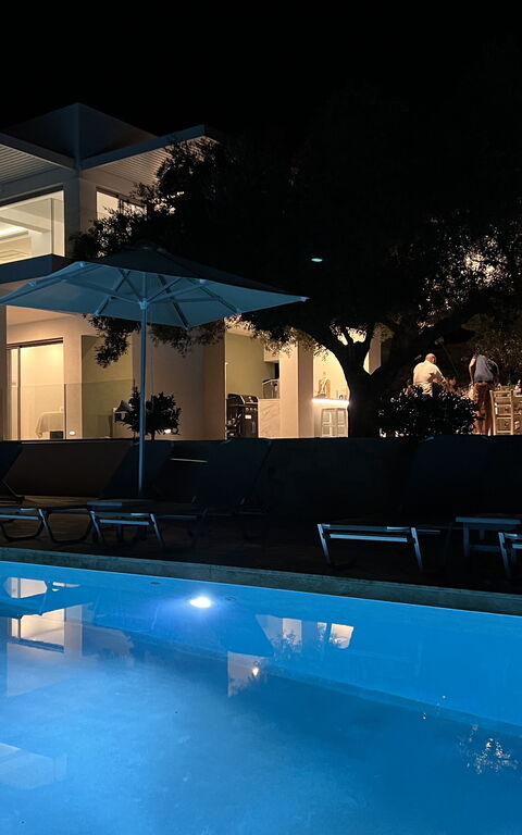 Villa Bluewhite: Buitenshuis