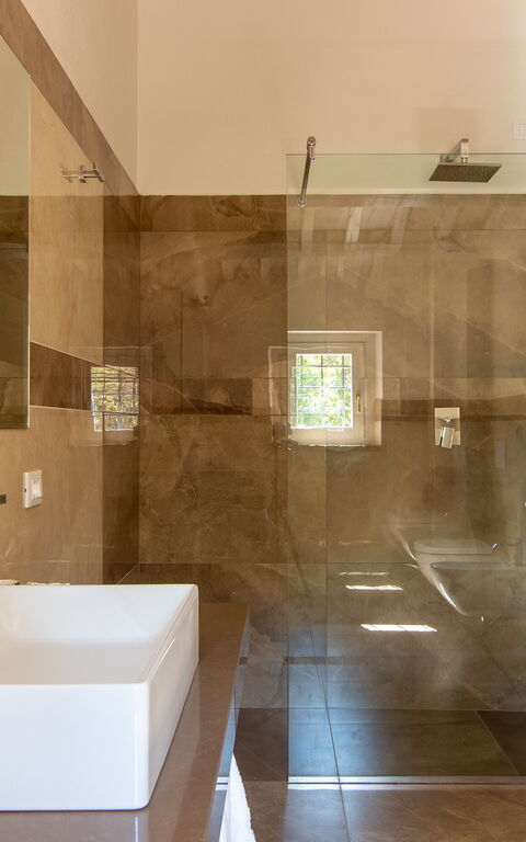 Villa Lucarella: Badkamer