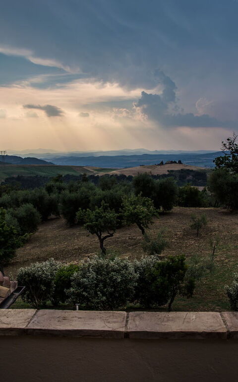 Villa Chiugi: Balkon / terras / patio, Buitenshuis, Keer bekeken