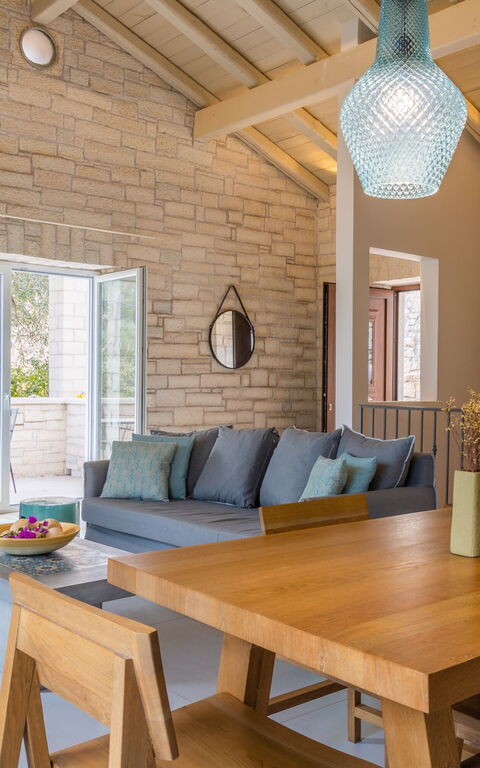 Villa Yaisemi: Lunchroom, Woonkamer