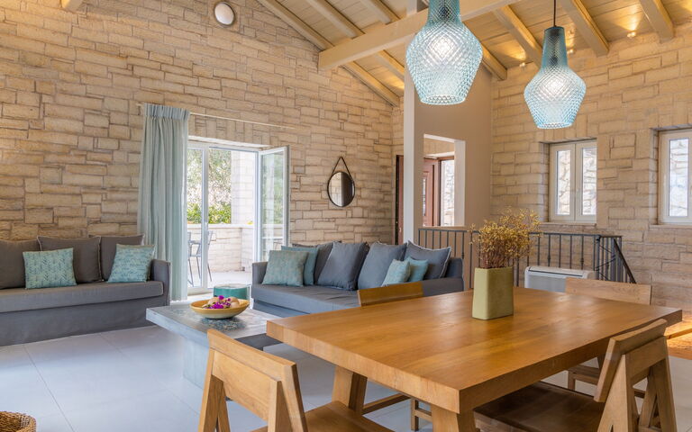 Villa Yaisemi: Lunchroom, Woonkamer