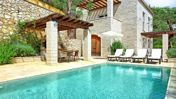 Villa Yaisemi: zwembad