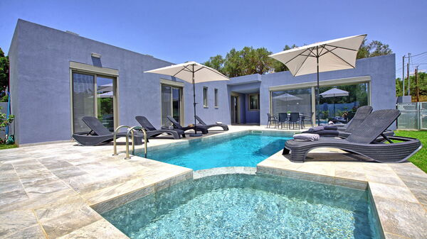 Villa Ampela: Buitenshuis, Zomer, zwembad