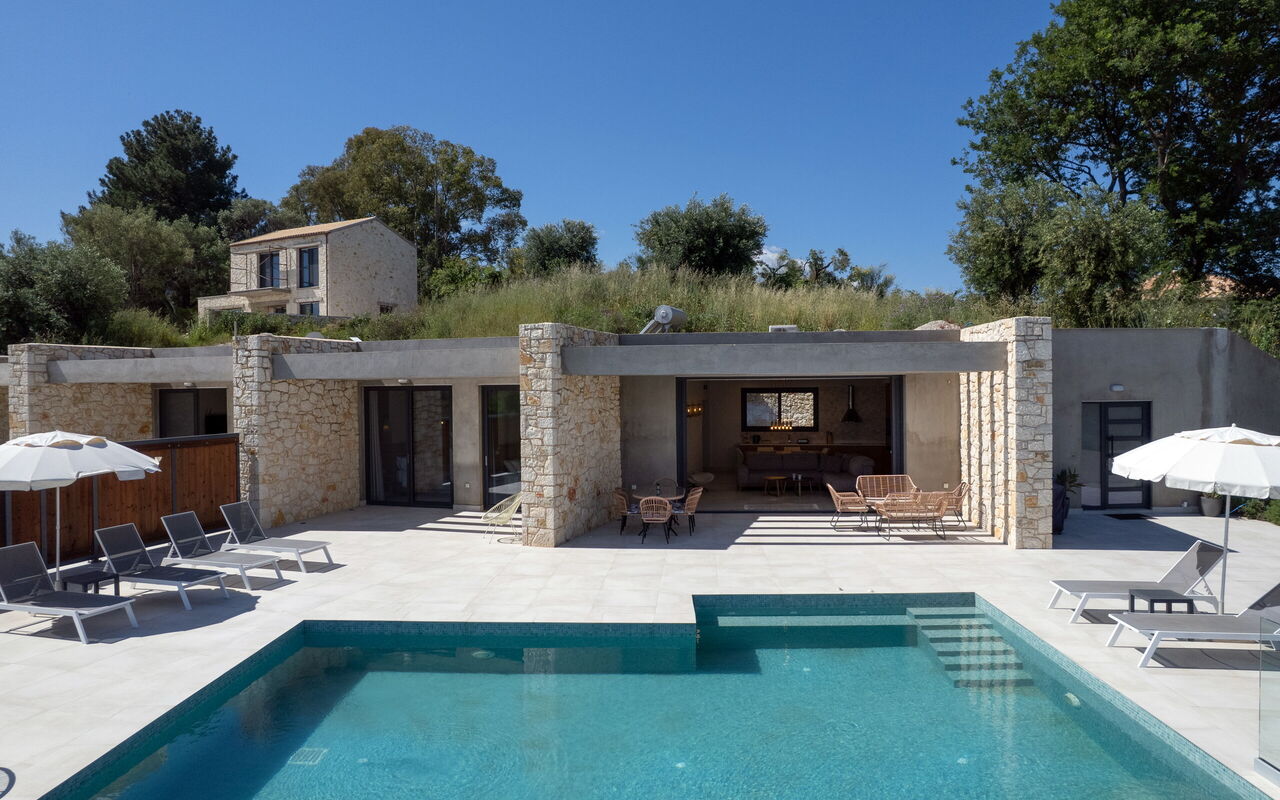 Villa Serapias: Buitenkanten, Buitenshuis, zwembad