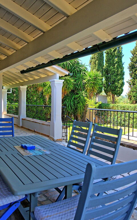 Votana House: Buitenshuis