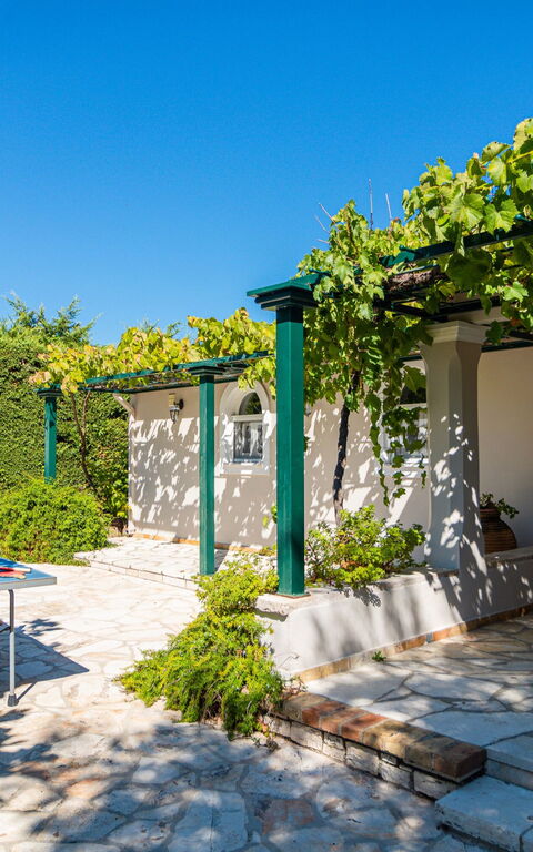 Votana House: Balkon / terras / patio, Buitenkanten, Buitenshuis, Tuin