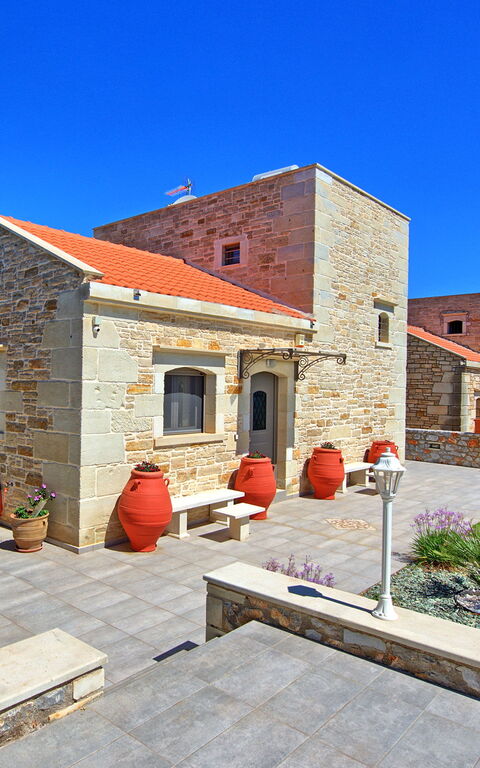 Villa Despanto: Buitenkanten, Zomer