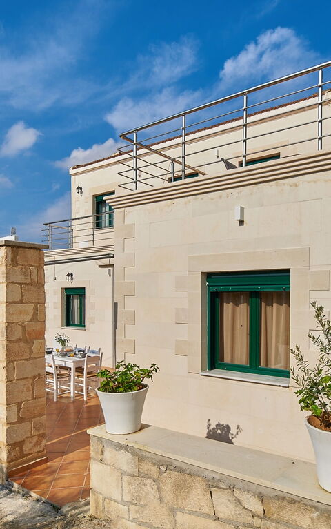 Villa Politini: Buitenkanten, Buitenshuis