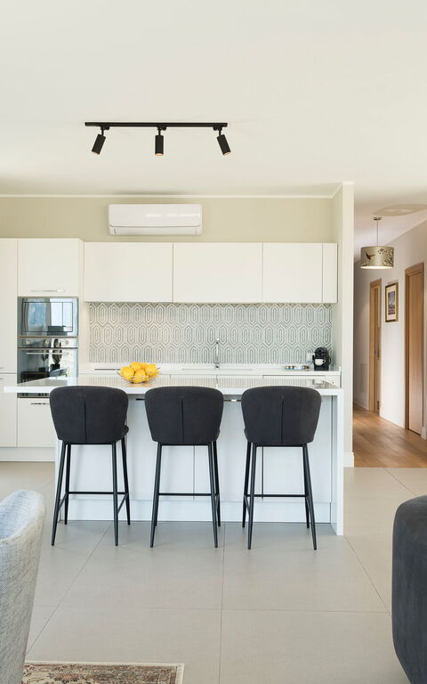 Villa Colleverde: Keuken, Lunchroom, Woonkamer