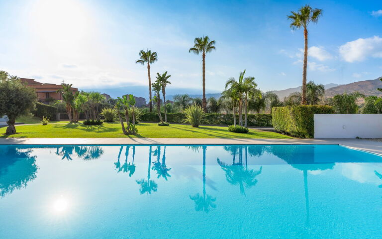 Villa Greta: Keer bekeken, Tuin, zwembad