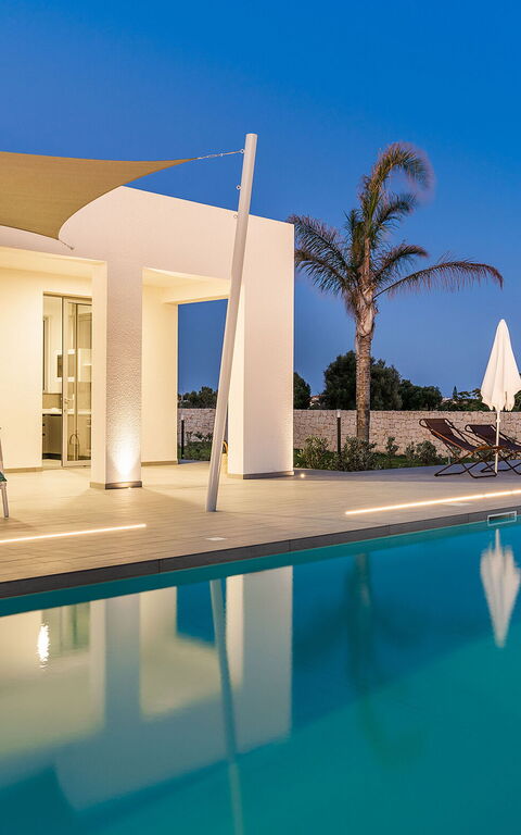 Villa Nica: Balkon / terras / patio, Buitenkanten, zwembad