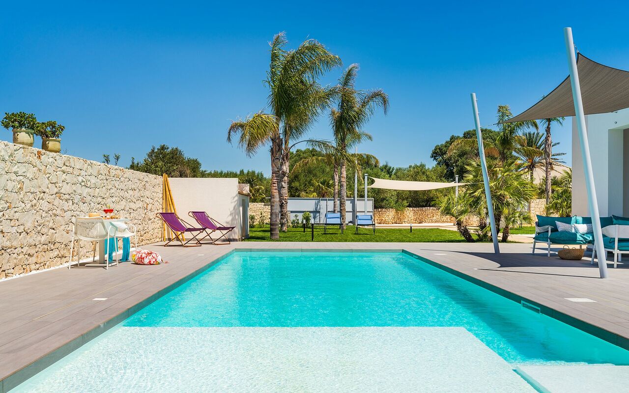 Villa Nica: Buitenshuis, zwembad