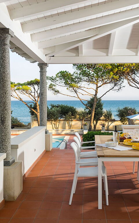 Villa Maya: Balkon / terras / patio, Buitenshuis