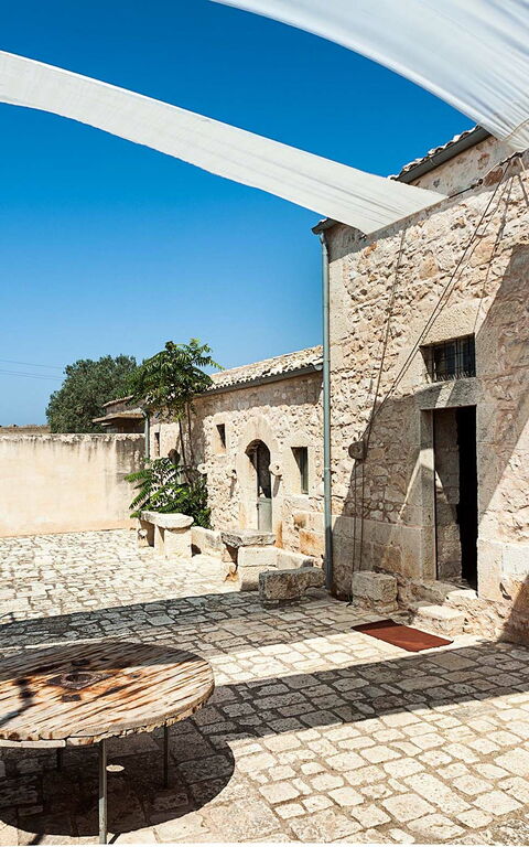 Villa Edicole: Buitenkanten, Buitenshuis