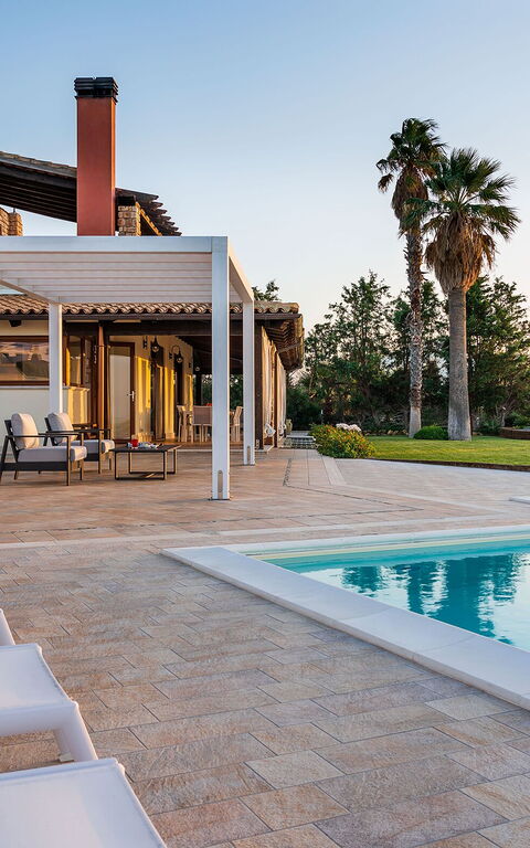 Villa Cielo: Buitenkanten, Buitenshuis